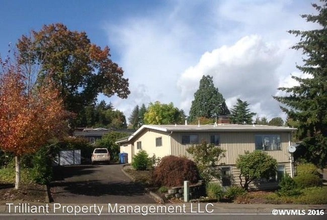 Building Photo - 1390 Marshall Dr SE