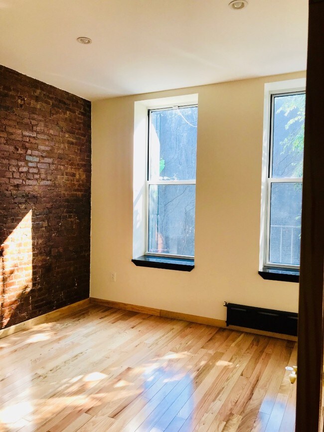 Building Photo - 208 Wyckoff Ave