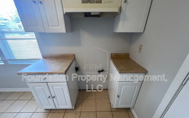 Foto del edificio - 4498 Suncrest Dr
