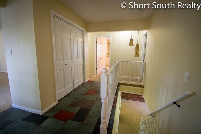 Foto del edificio - Rockford 4 bed 2.5 bath single family home.