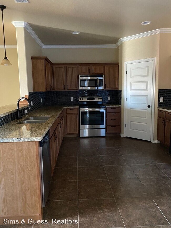 Foto del edificio - 4 br, 2.5 bath House - 1005 Old Course Road