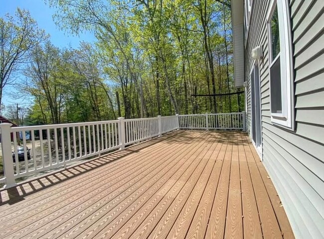 Building Photo - 136 Mt Hunger Shore Rd