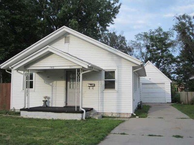 Foto principal - 2 Bedroom Single Family Home Across from D...