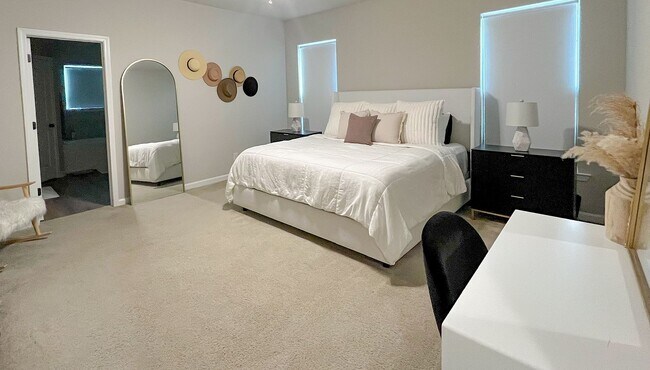 Foto del edificio - 211 Sparkling Meadows Ln