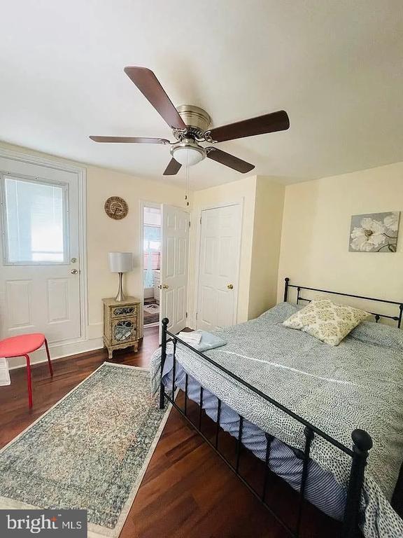 Foto del edificio - 4550 Silverwood St