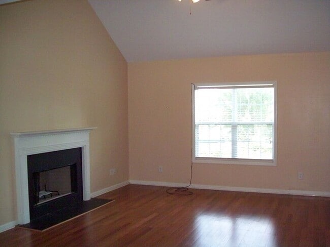 Foto del edificio - 515 Bethany Ct