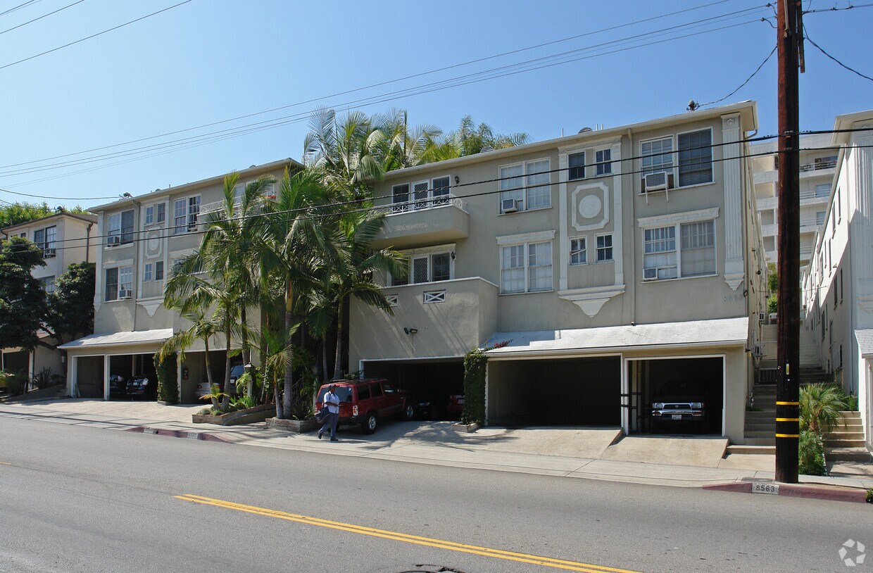 85638569 Holloway Dr, West Hollywood, CA 90069 Apartments in West