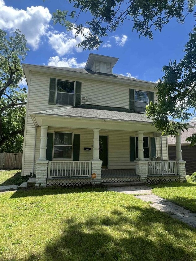 Foto principal - BEAUTIFUL HISTORIC, VINTAGE 4 BEDROOM / 2 ...