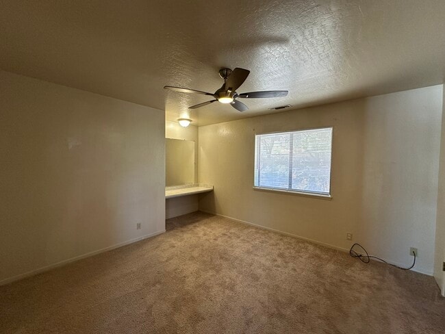 Building Photo - 507 McGowan St