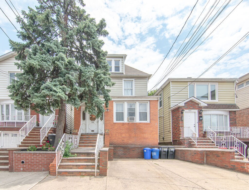 Primary Photo - 788 Avenue A