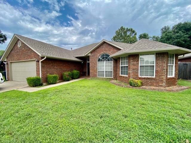 Primary Photo - 18320 Chestnut Oak Dr
