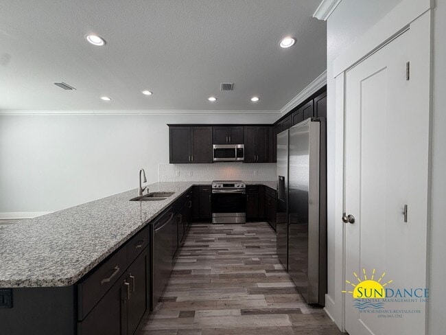 Building Photo - Gorgeous 2 Story 4 Bedrooms Townhome in Fort Walton Beach!