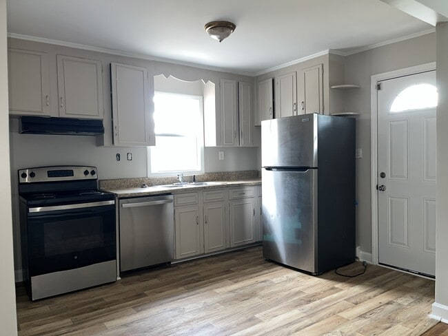 Building Photo - 1835 West Blvd