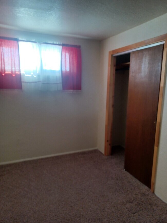 Foto del edificio - 8244 W 8th St