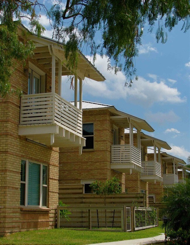 524 Wild Rose Ln, Brownsville, TX 78520 Townhome Rentals in Brownsville TX