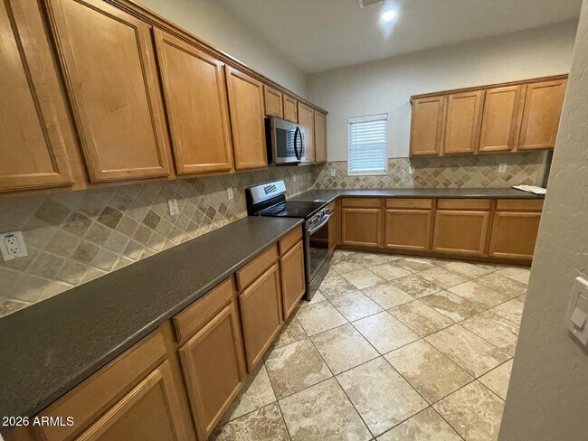 Building Photo - 40411 W Helen Ct