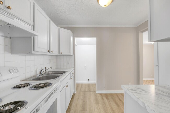 Foto del edificio - 2971 W 16th St