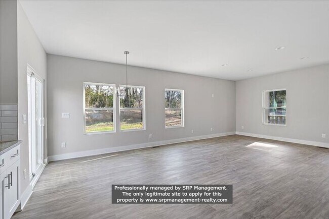 Foto del edificio - Stunning 3 BR / 2.5 New Construction For R...
