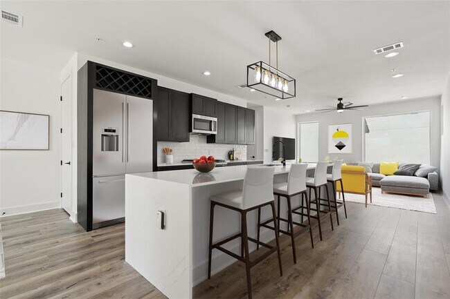 Building Photo - 1417 Kramer Ln