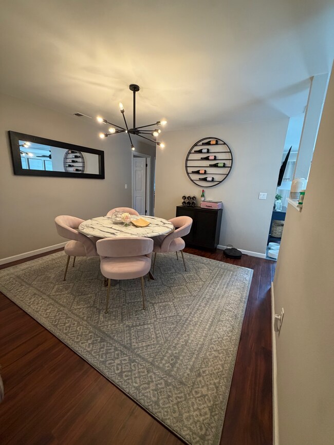 Foto del edificio - 286 Hummingbird Ct