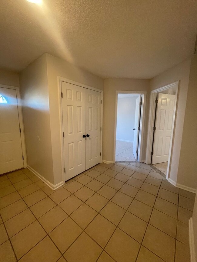Building Photo - 130 Leeswood Cir