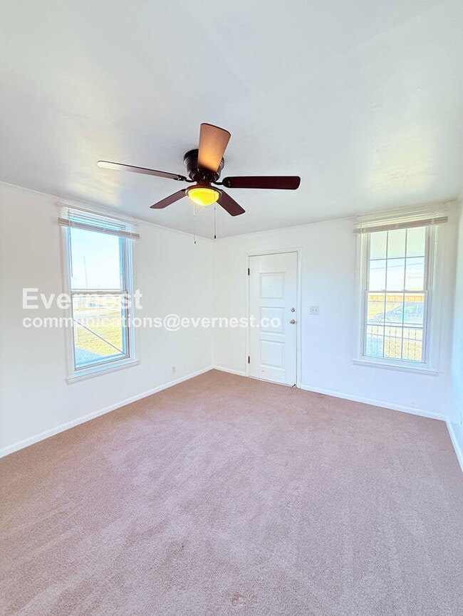 Building Photo - 1547 Airline Ave