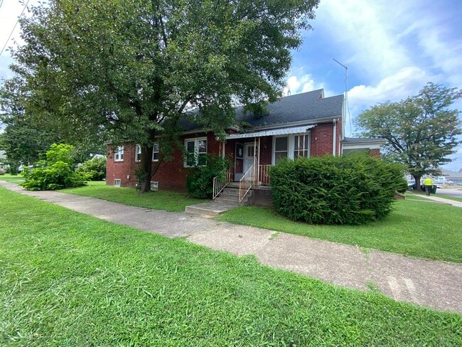 Building Photo - 430 Locust St