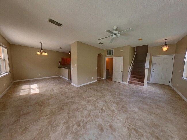 Building Photo - 124 Hammock Ct