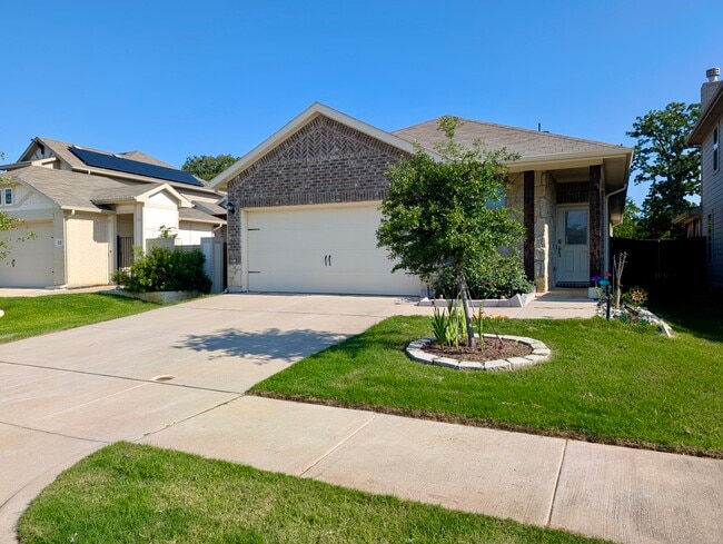 Building Photo - 537 Concho St