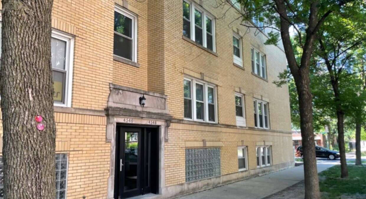 Primary Photo - 4548 N Albany Ave
