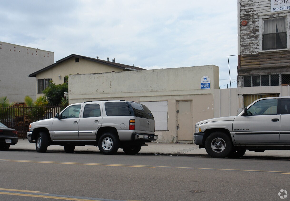 Foto del edificio - 2127 Logan Ave