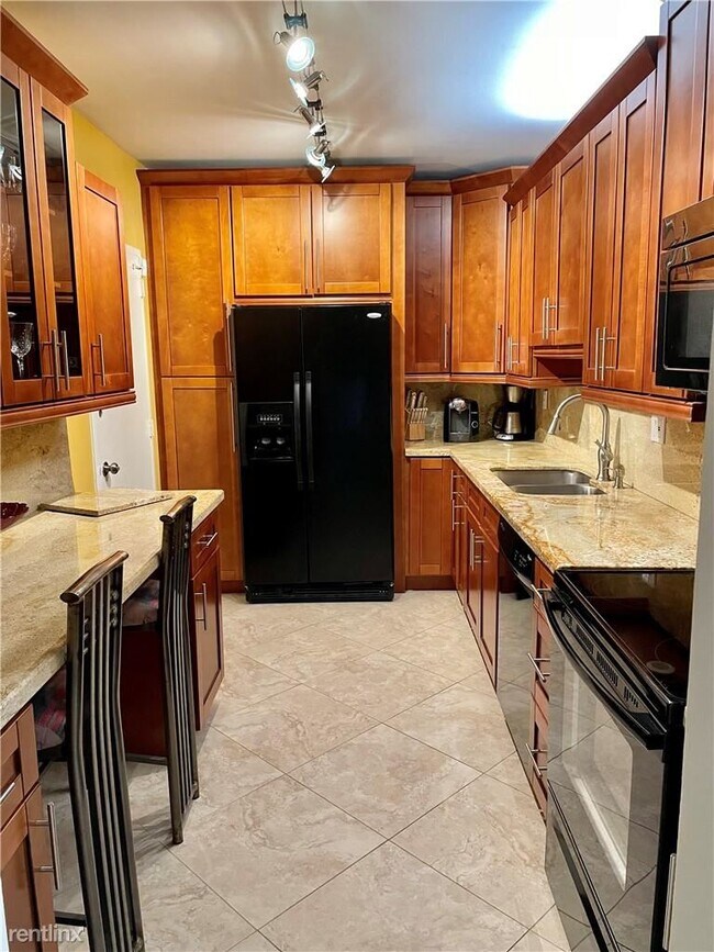 Foto del edificio - 1 br, 1 bath Condo - 4250 Galt Ocean Dr Ap...