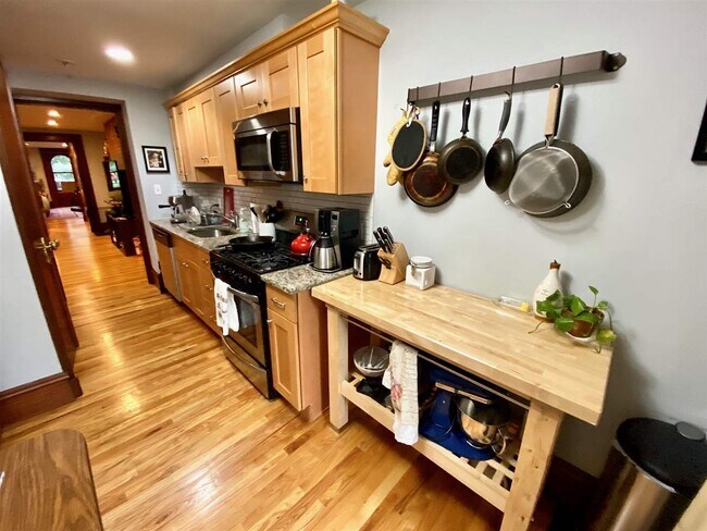 Building Photo - 276 Montgomery St