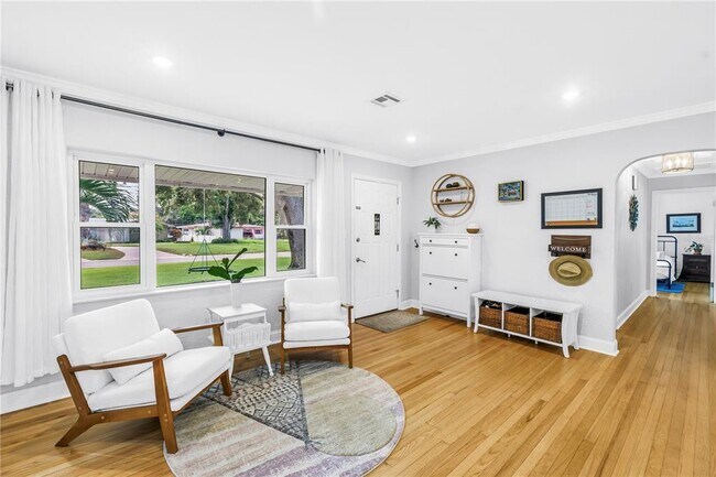 Foto del edificio - 2421 Covina Way S