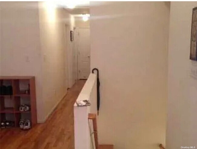 Foto del edificio - 457 Monroe Blvd