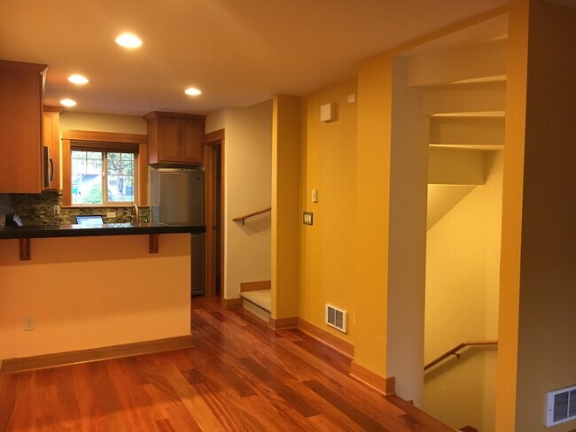 Foto del edificio - 2109 15th Ave S