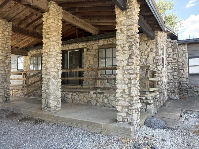 Foto del edificio - 17822 S Bryant Rd
