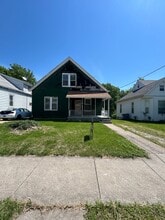Building Photo - 1213 Diamond St