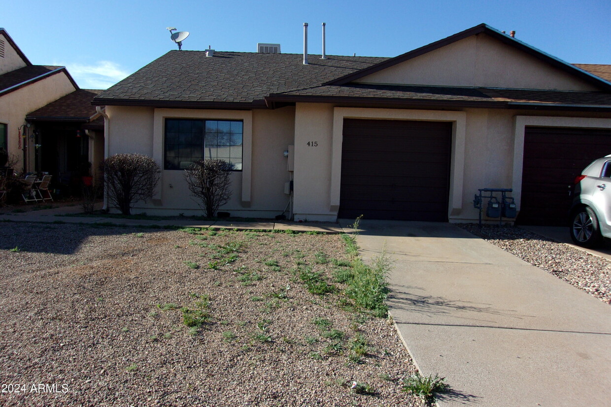 Primary Photo - 415 Charles Dr