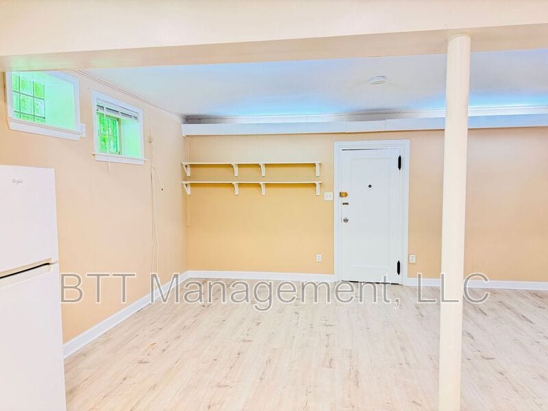 Foto principal - 8715 Plymouth St