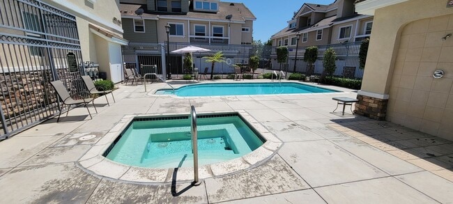 Building Photo - 4841 Sapphire Way