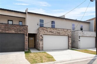 Building Photo - 916 S Bicentennial Blvd