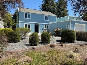 Building Photo - 624 Nikki Dr