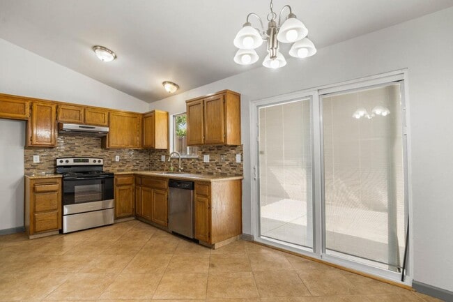 Building Photo - Move in special: $250 off the first month's rent!