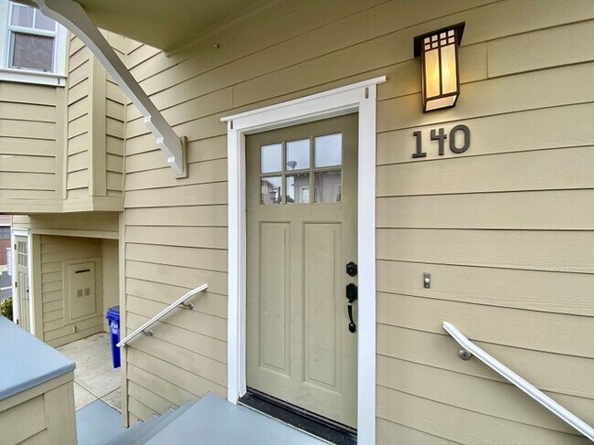 Foto del edificio - 140 Valley Oak Dr