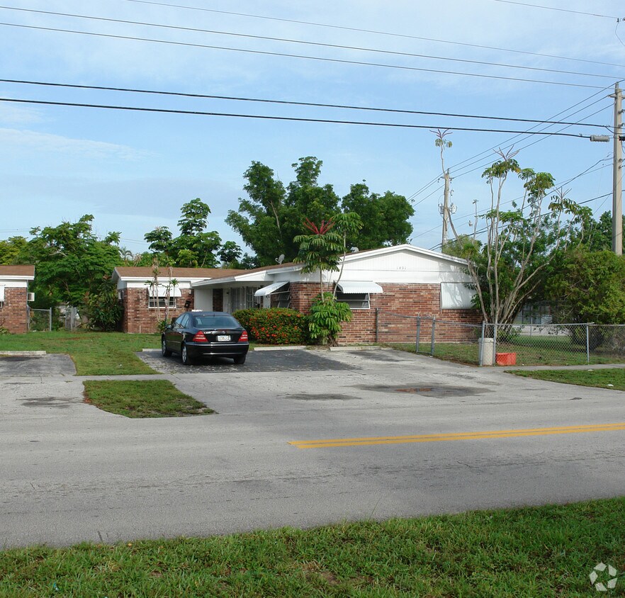 Primary Photo - 1491 NW 60th Ave