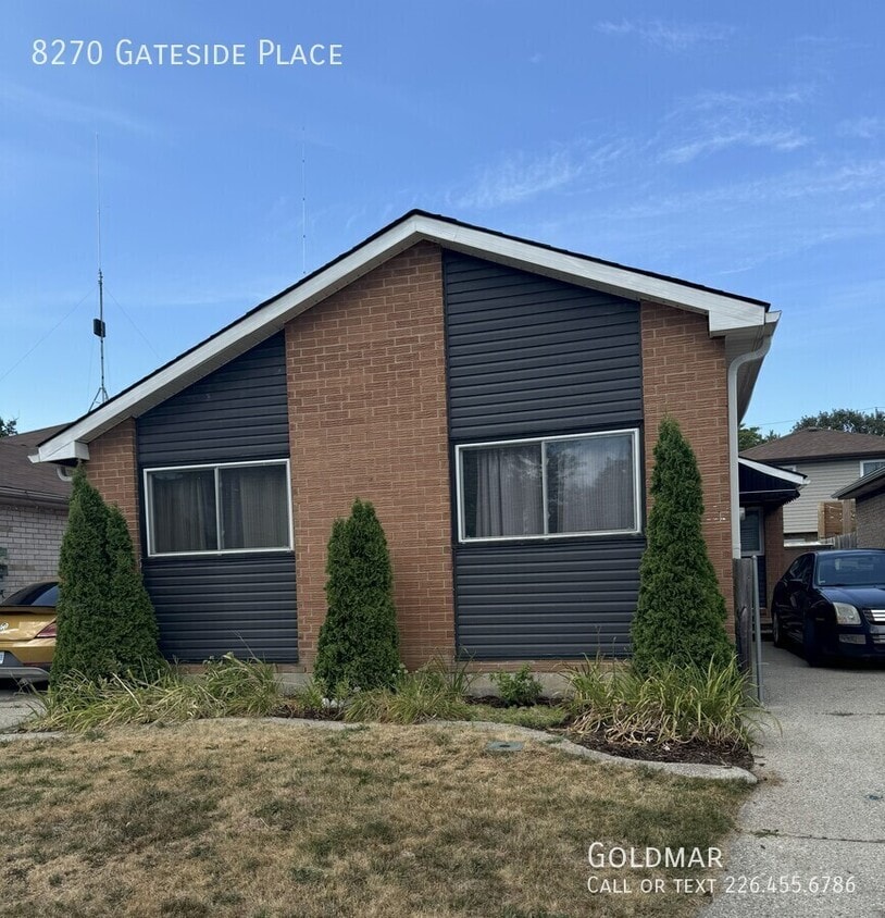 Primary Photo - Charming Home with personal driveway, fenc...