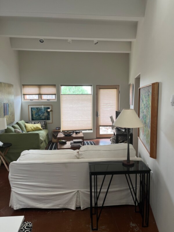 Foto del edificio - 18 Comanche Rd