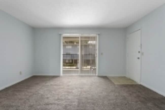 Foto del edificio - 427 W 87 Pl