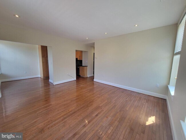 Foto del edificio - 1325 13th St NW